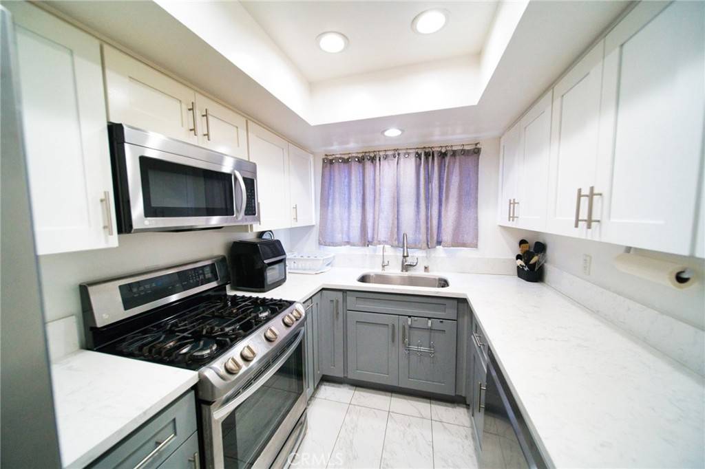Inglewood, CA 90302,532 Venice WAY #8