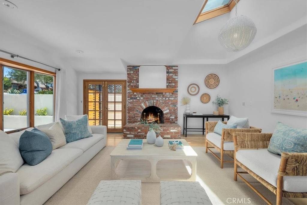 Manhattan Beach, CA 90266,1330 8th ST