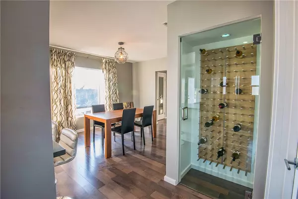 Los Angeles, CA 90019,1210 S Cochran AVE