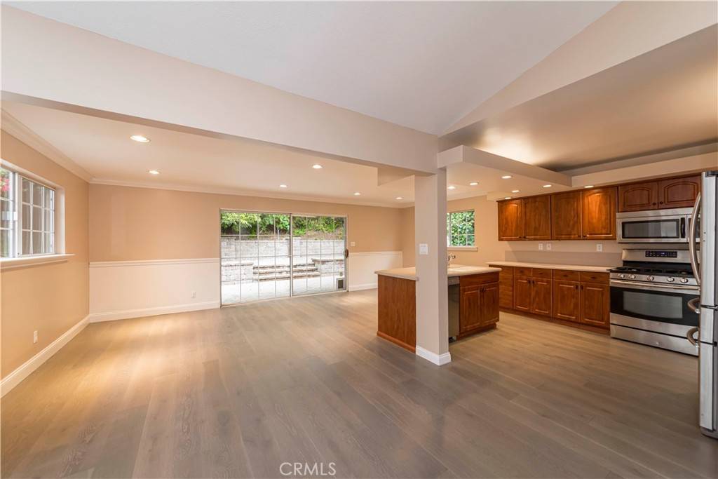 Rancho Palos Verdes, CA 90275,29132 Warnick RD