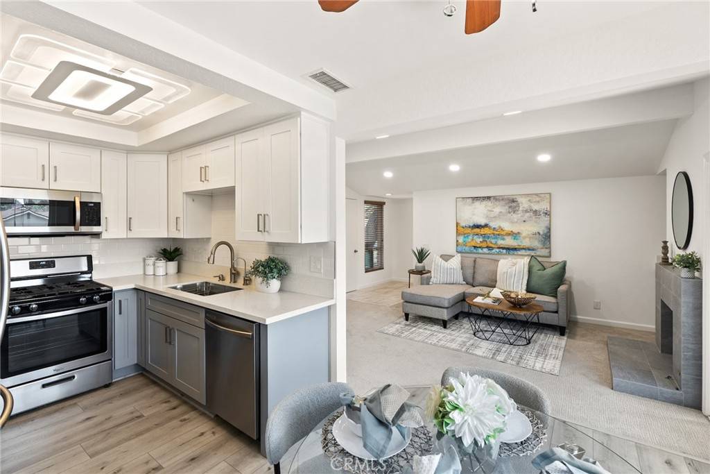 Brea, CA 92821,560 N Brea BLVD #24