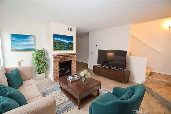 1069 Donahue ST, San Diego, CA 92110