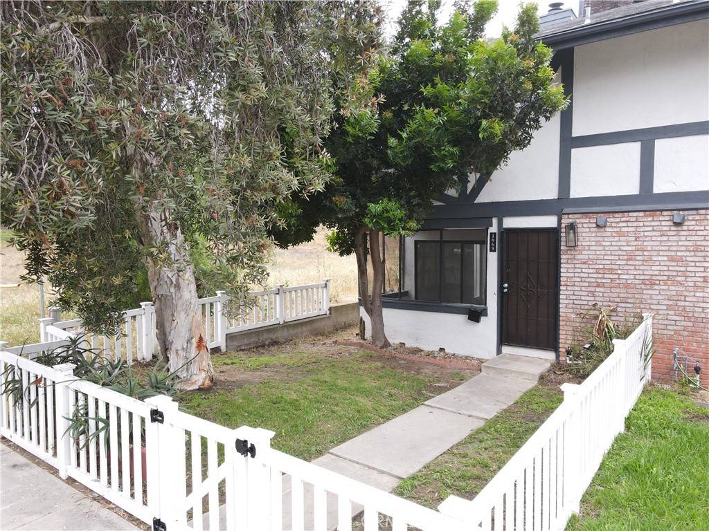 1069 Donahue ST, San Diego, CA 92110