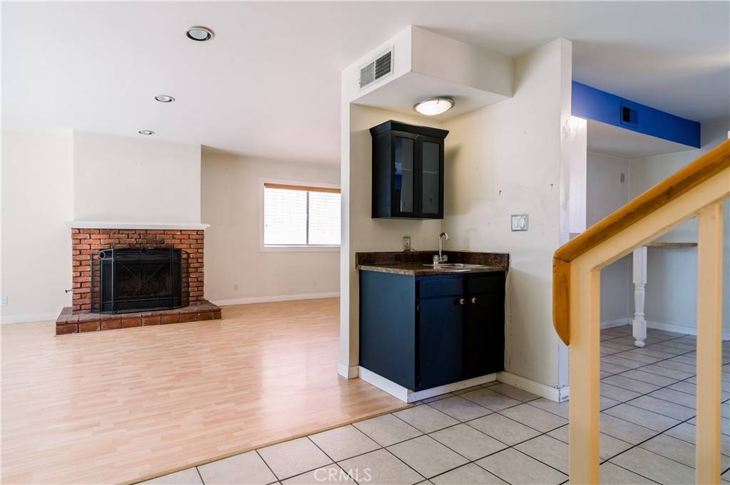 6525 Cleon AVE #10, North Hollywood, CA 91606