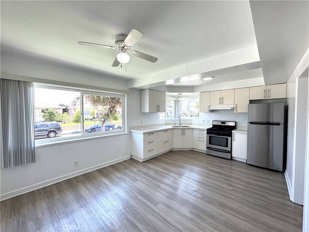 Hawthorne, CA 90250,11601 Birch AVE #A