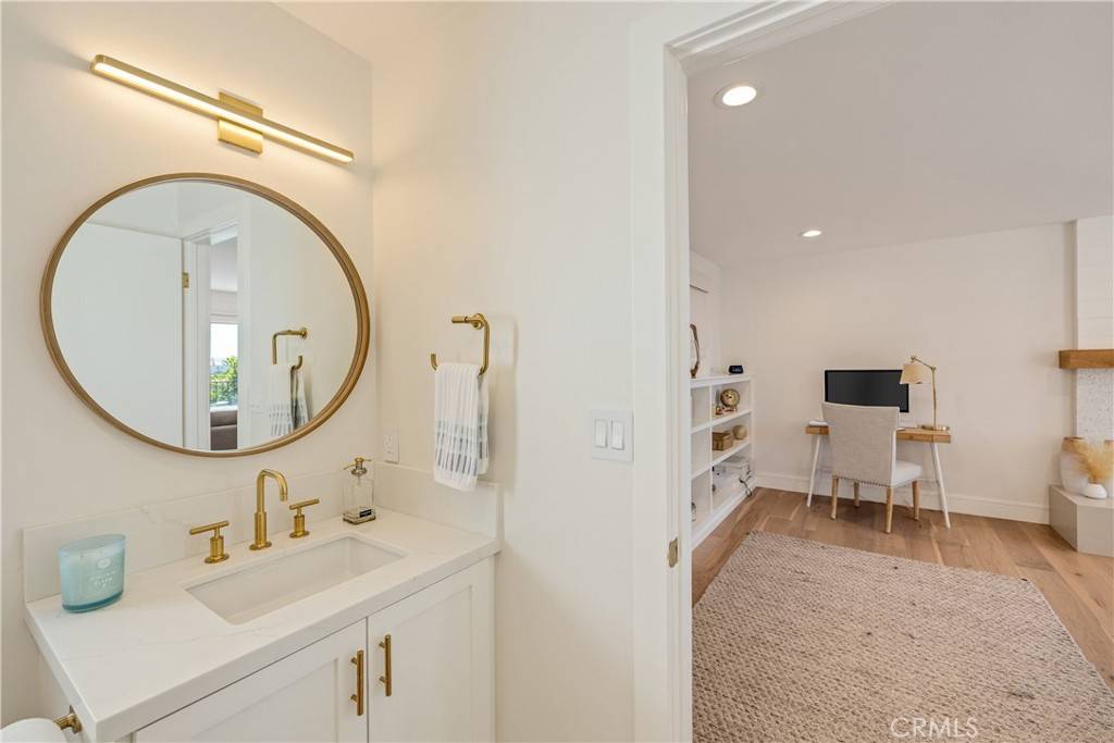 Hermosa Beach, CA 90254,652 10th ST
