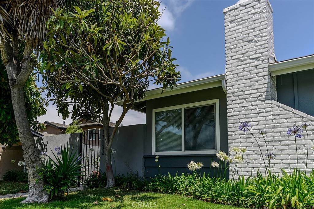 Huntington Beach, CA 92647,17132 Emerald LN