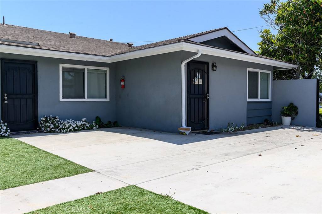 Huntington Beach, CA 92647,17132 Emerald LN