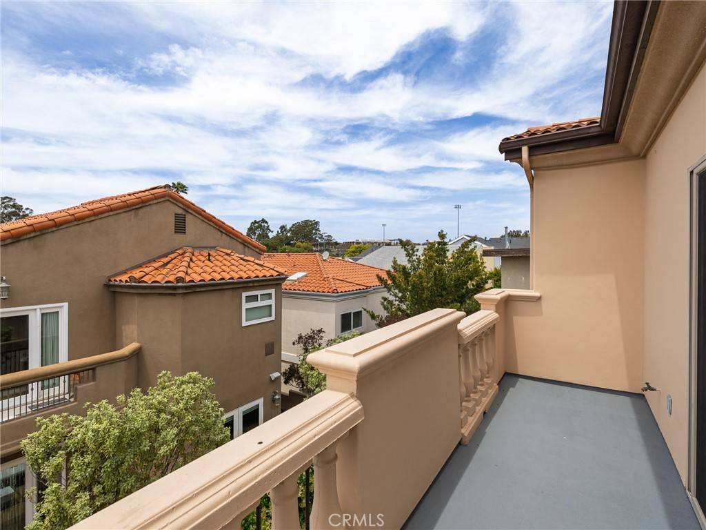 Redondo Beach, CA 90277,229 N Juanita AVE #B