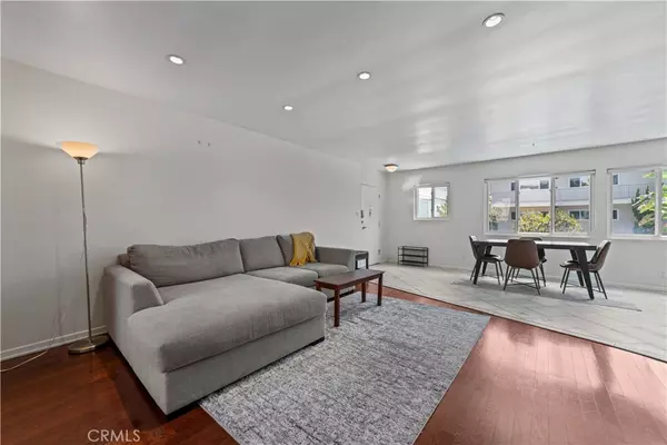 Los Angeles, CA 90046,1525 N Hayworth Ave #205