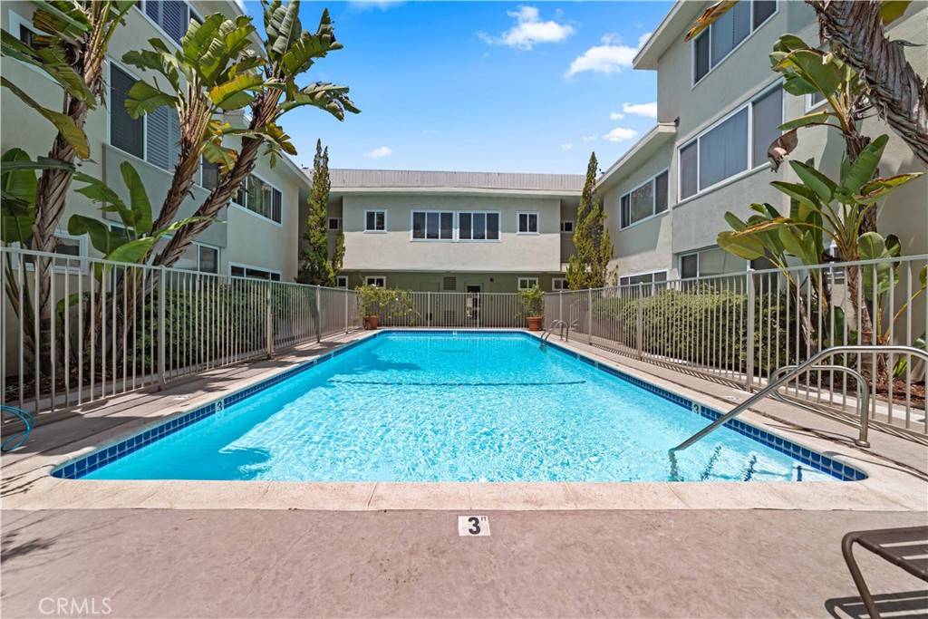 1525 N Hayworth Ave #205, Los Angeles, CA 90046