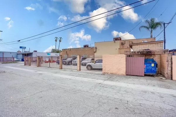 Compton, CA 90221,1105 N Chester AVE