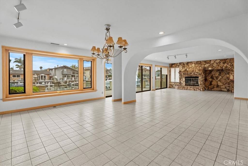 Huntington Beach, CA 92649,4062 Figaro CIR