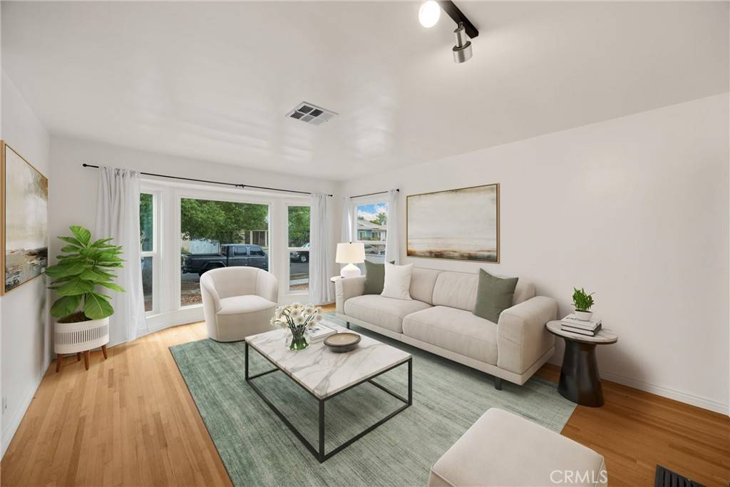 Arleta, CA 91331,8828 Zeiler AVE