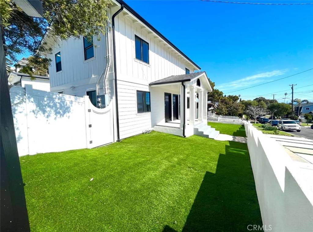San Pedro, CA 90731,624 W 38th ST