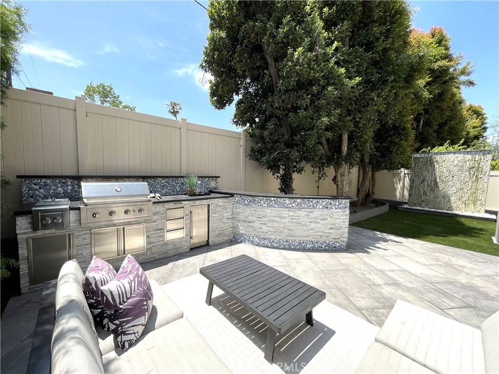 533 Daniel Freeman CIR, Inglewood, CA 90301