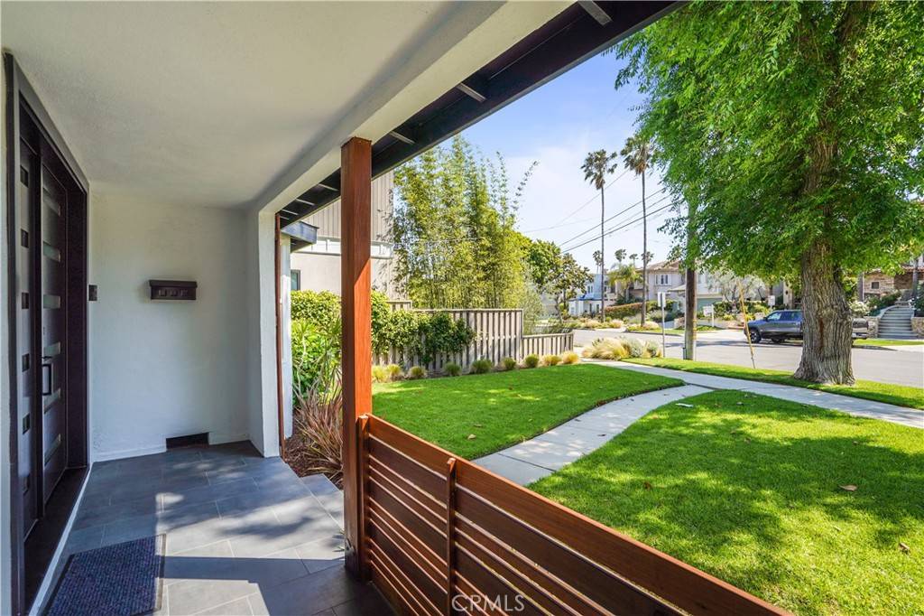 Redondo Beach, CA 90277,707 Sapphire ST