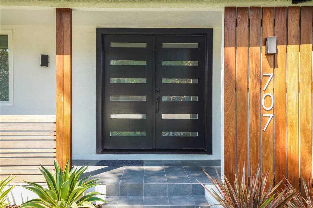 Redondo Beach, CA 90277,707 Sapphire ST