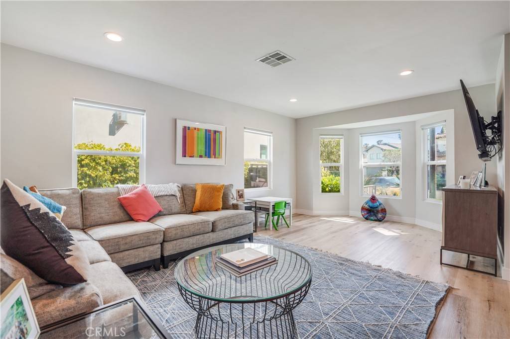Redondo Beach, CA 90277,707 Sapphire ST