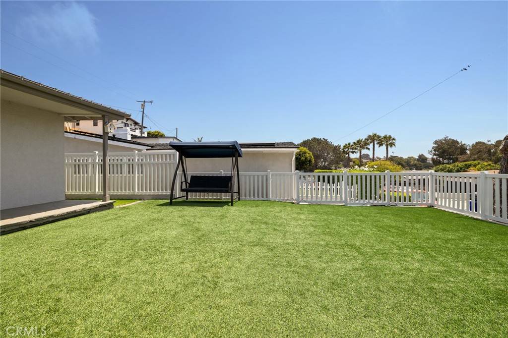 Manhattan Beach, CA 90266,1337 Curtis AVE