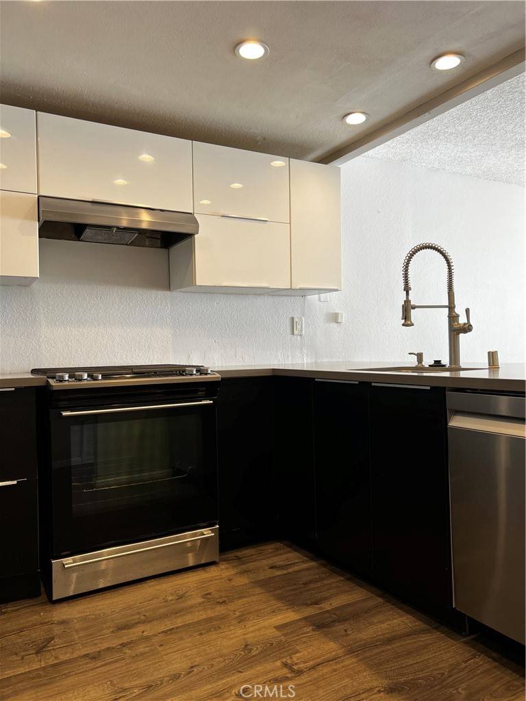 San Pedro, CA 90732,1326 W Park Western DR #201