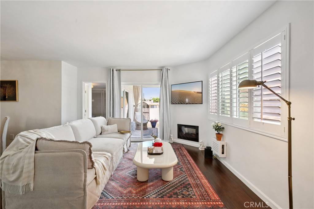 2704 Voorhees AVE #4, Redondo Beach, CA 90278