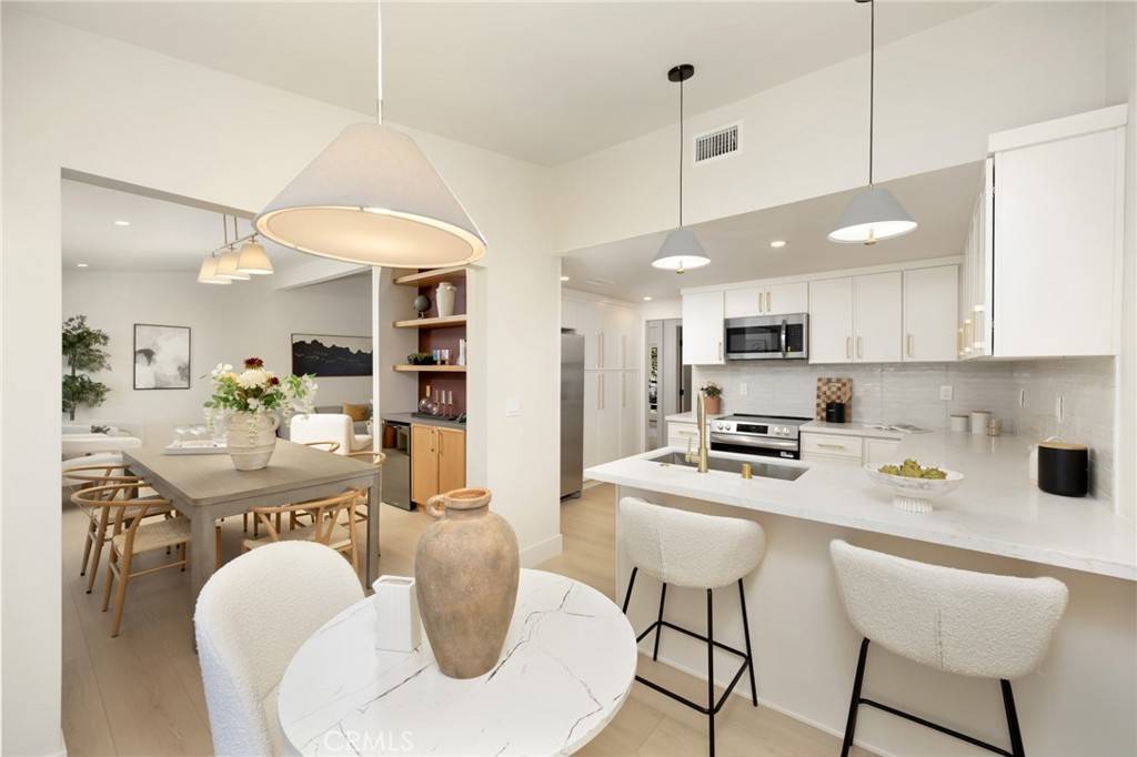 Rolling Hills Estates, CA 90274,45 Oaktree LN
