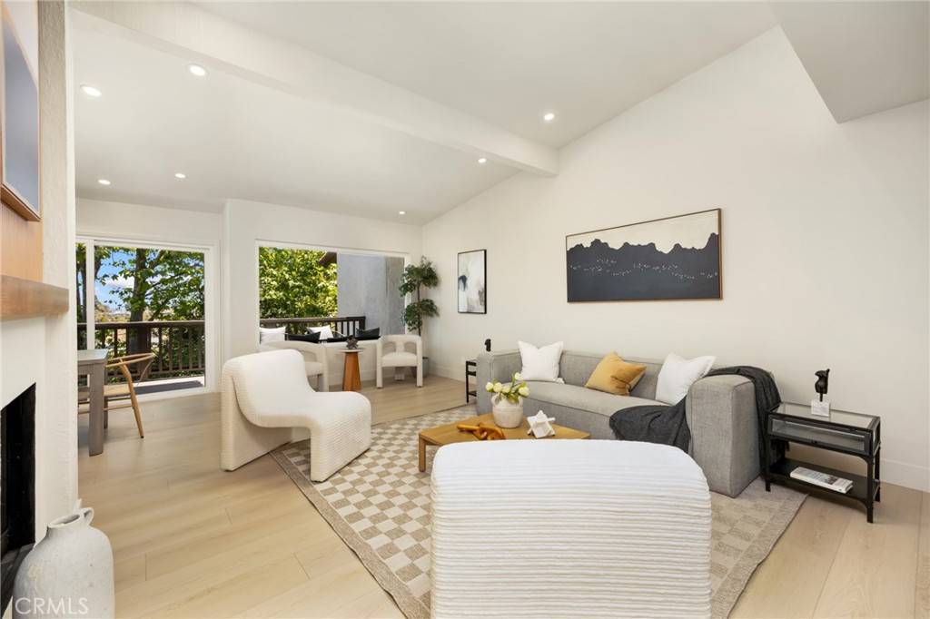 45 Oaktree LN, Rolling Hills Estates, CA 90274