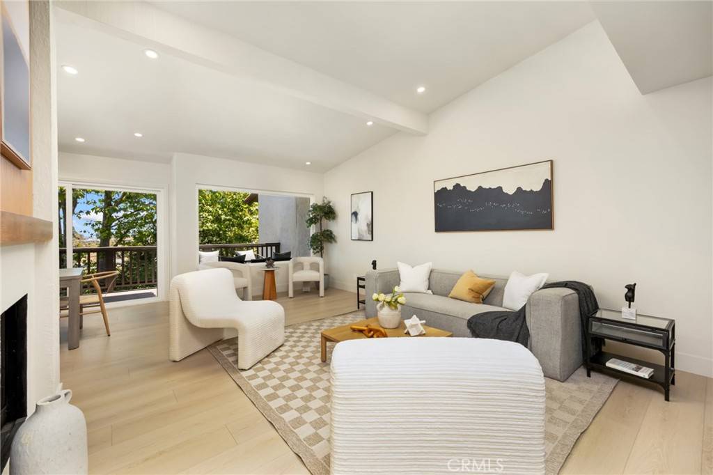 Rolling Hills Estates, CA 90274,45 Oaktree LN