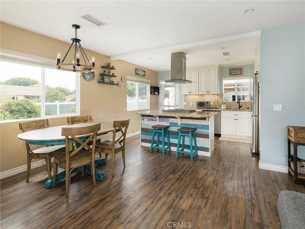 Long Beach, CA 90808,5243 Monlaco Road