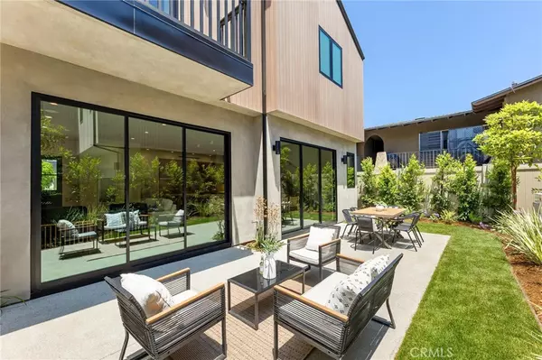 Redondo Beach, CA 90278,2206 Gates AVE #A