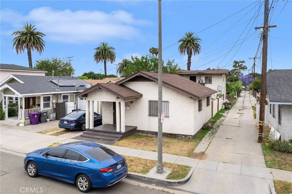 1045 E New York ST, Long Beach, CA 90813