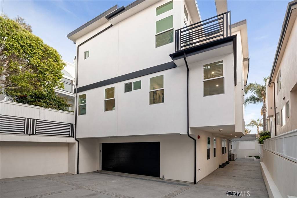 Hermosa Beach, CA 90254,1024 17th ST