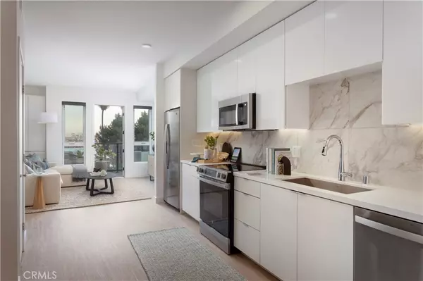 San Pedro, CA 90731,511 S Harbor #421