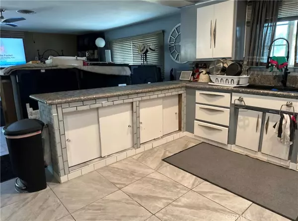 Bakersfield, CA 93306,2708 College AVE