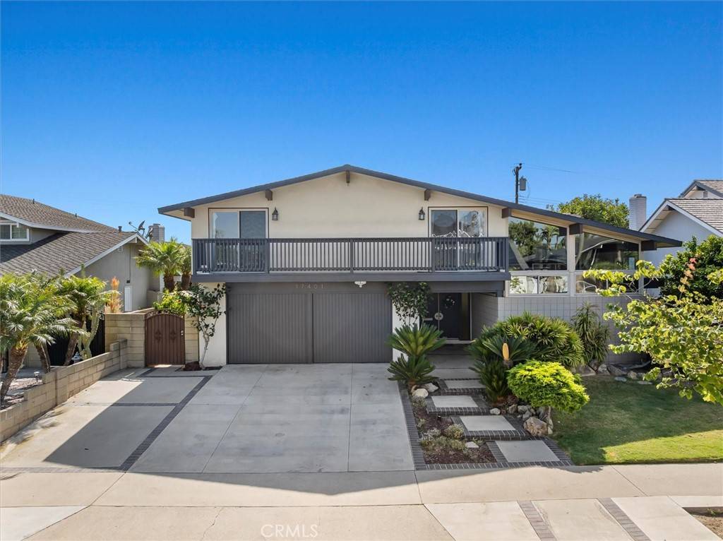 Huntington Beach, CA 92647,17401 Madera LN