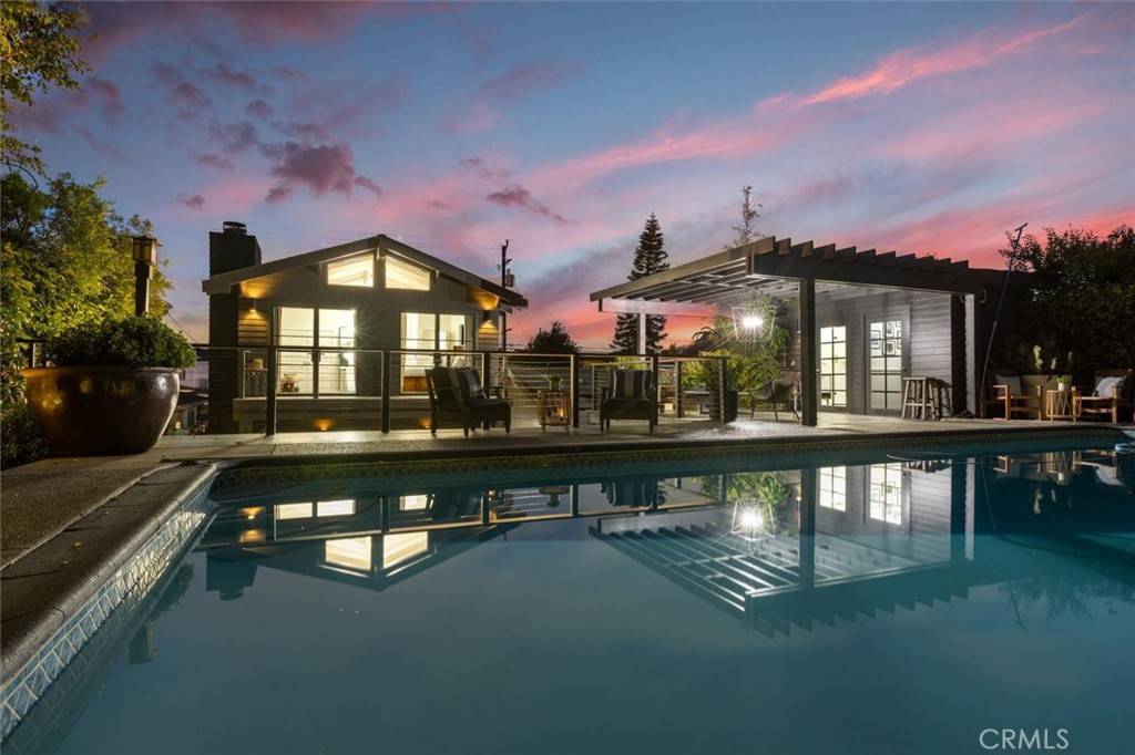 1012 10th ST, Manhattan Beach, CA 90266
