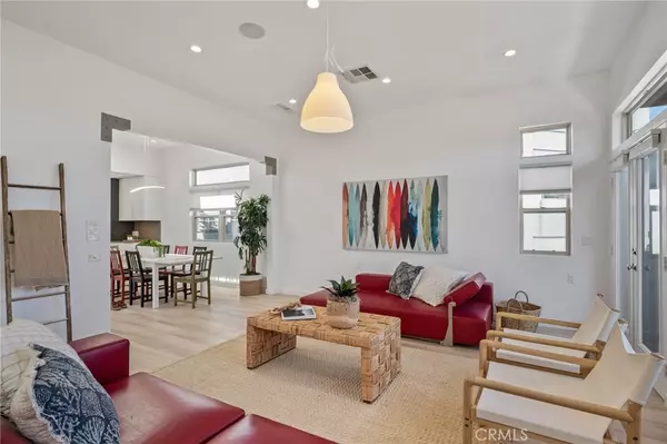 726 W 37th ST, San Pedro, CA 90731