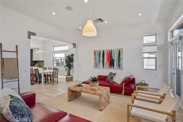 726 W 37th ST, San Pedro, CA 90731