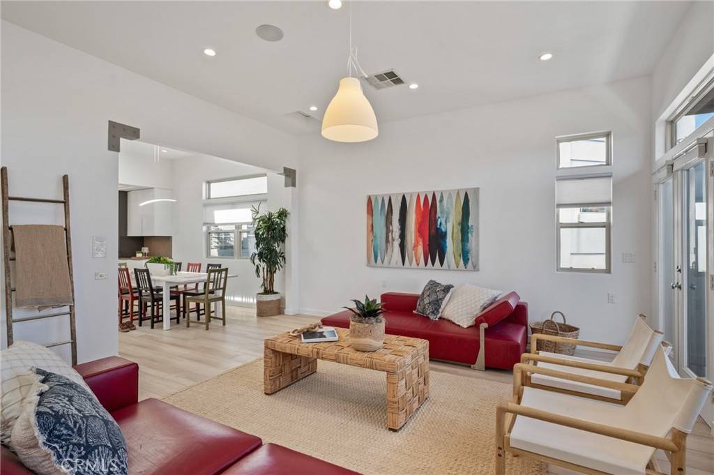 726 W 37th ST, San Pedro, CA 90731