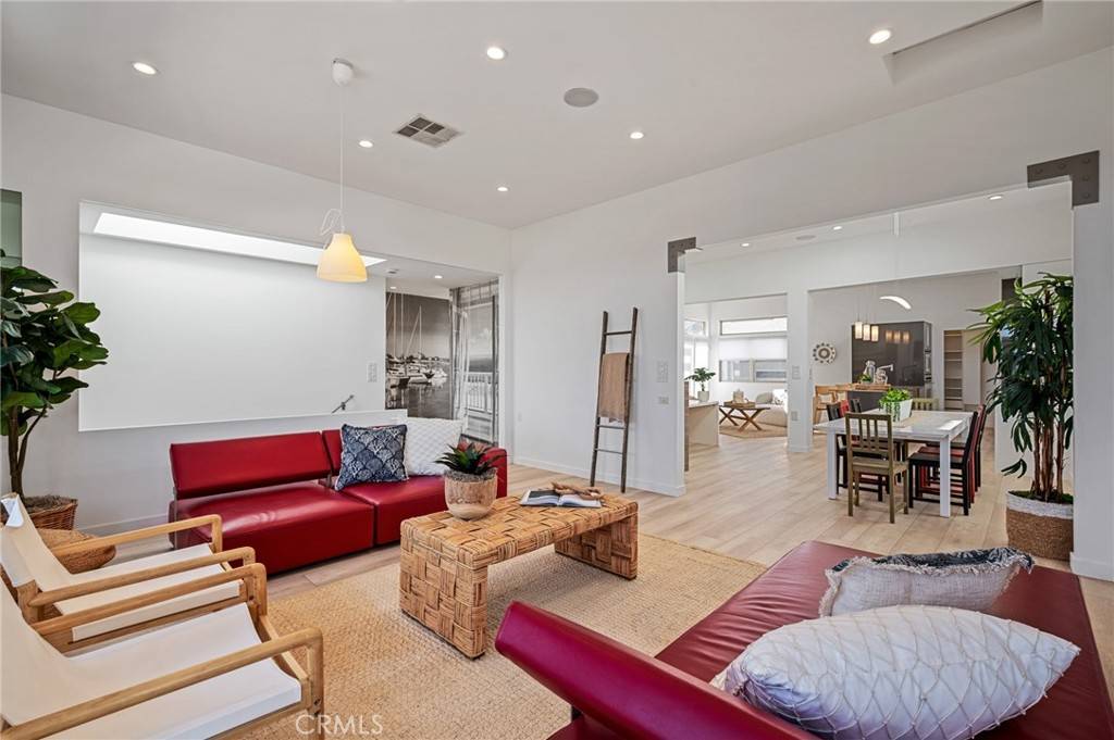 San Pedro, CA 90731,726 W 37th ST