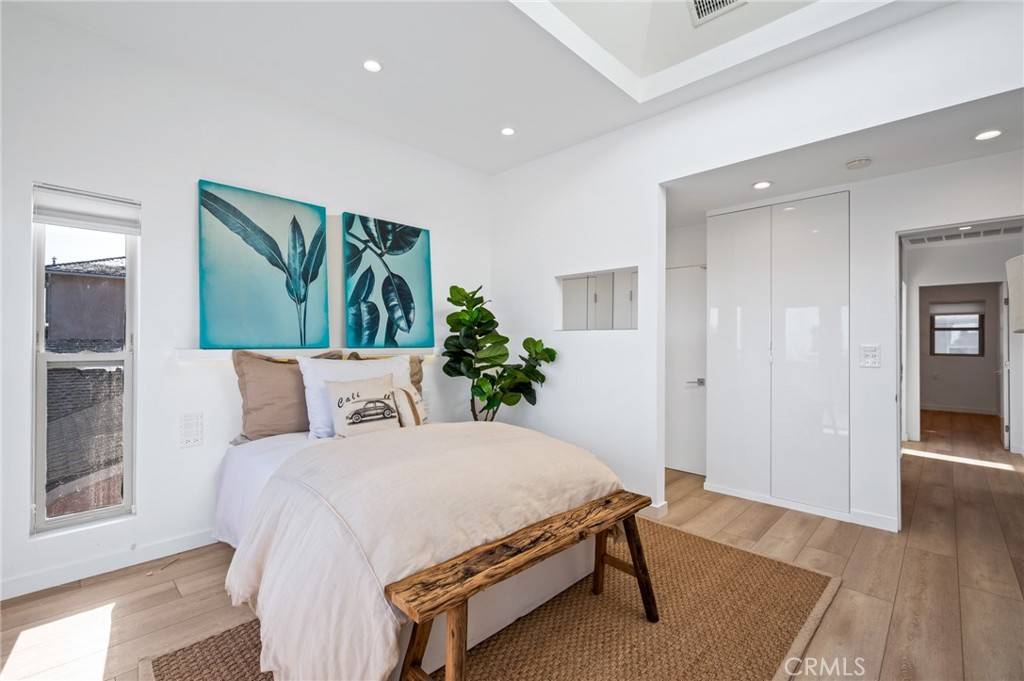 San Pedro, CA 90731,726 W 37th ST