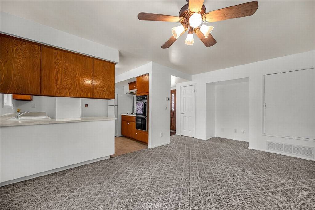 Chatsworth, CA 91311,10515 Owensmouth AVE