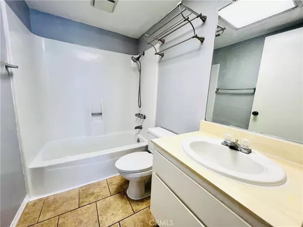 Gardena, CA 90247,17057 S Vermont AVE #117