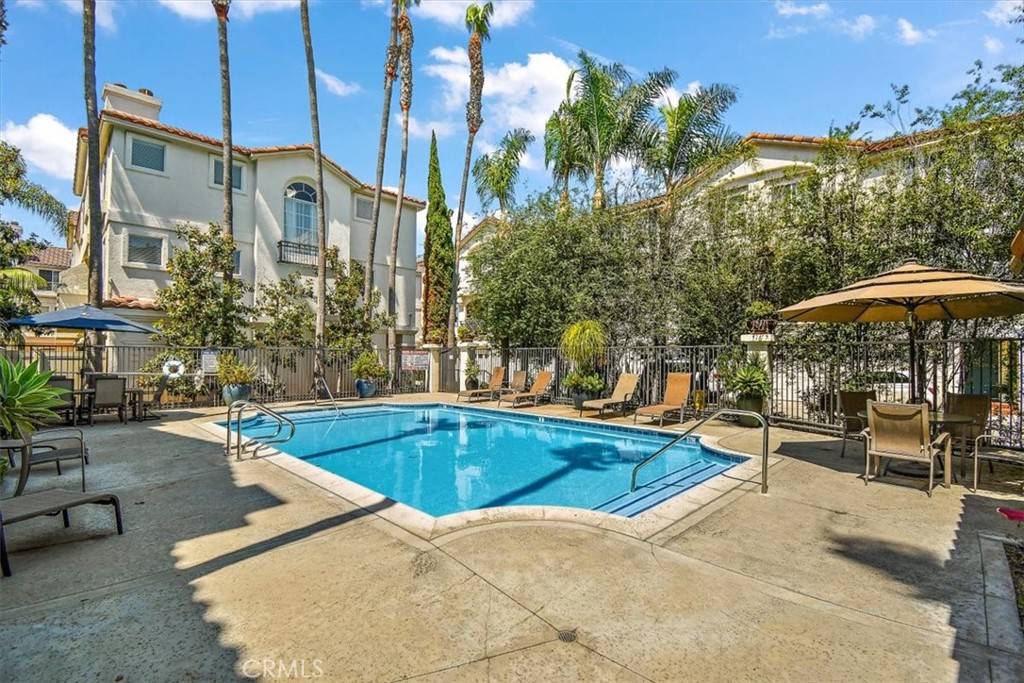 Hawthorne, CA 90260,5417 Marine AVE
