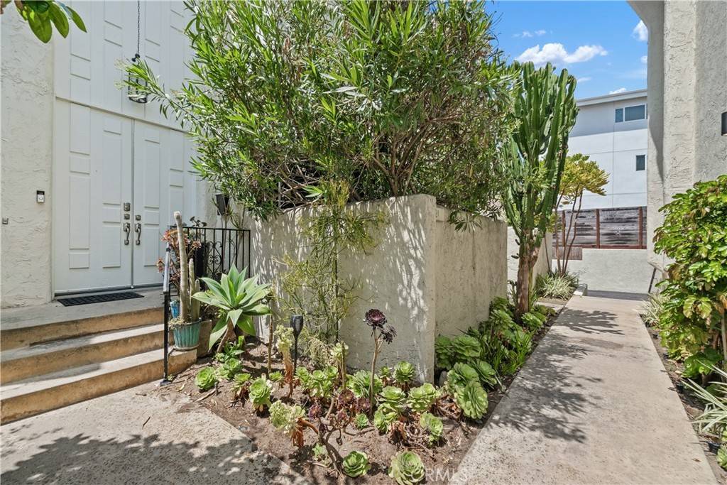 Hermosa Beach, CA 90254,421 2nd ST