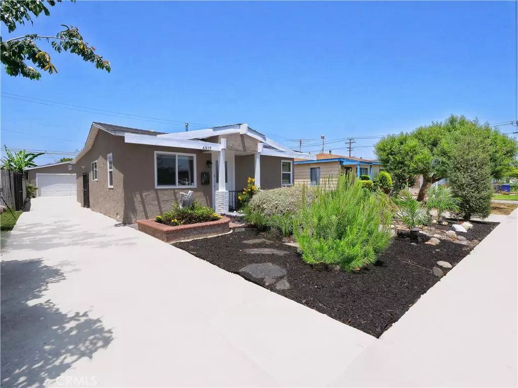 Hawthorne, CA 90250,4917 W 140th ST