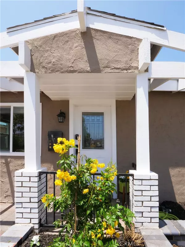 Hawthorne, CA 90250,4917 W 140th ST