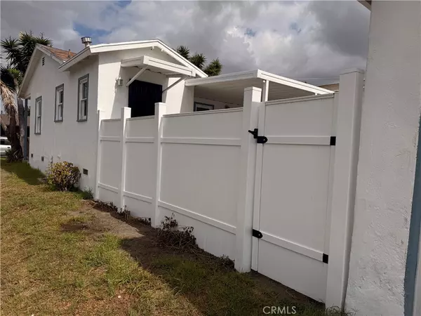 Compton, CA 90222,1242 W 134th ST