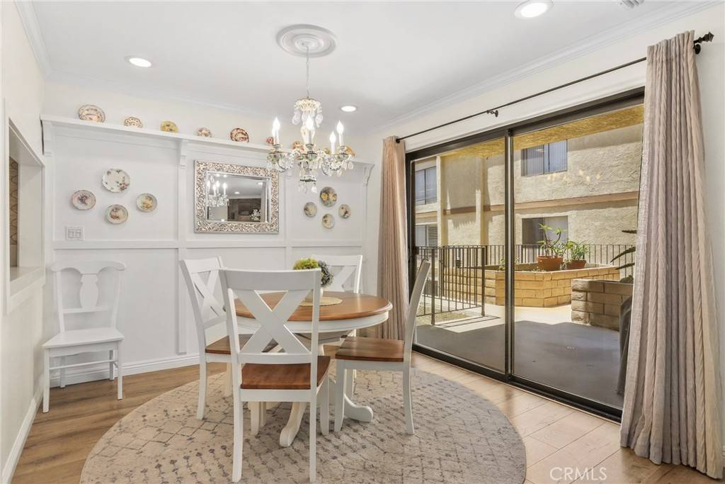 Signal Hill, CA 90755,2722 E 20th ST #202